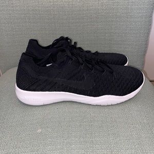 Girls Nike Free Black Sneakers Size 7